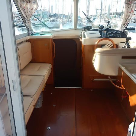 Nuit Insolite A Bord Du Bateau Exocet III Boulogne-sur-Mer Exterior photo
